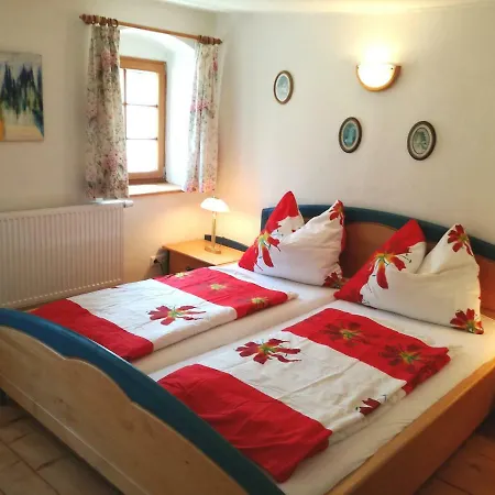 Jenny Holiday home