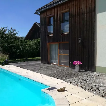 Jenny Holiday home