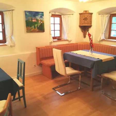 Semesterbostad Jenny *